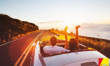 Onder de 21 jaar? Zo bespaar je geld op de autohuurkosten
